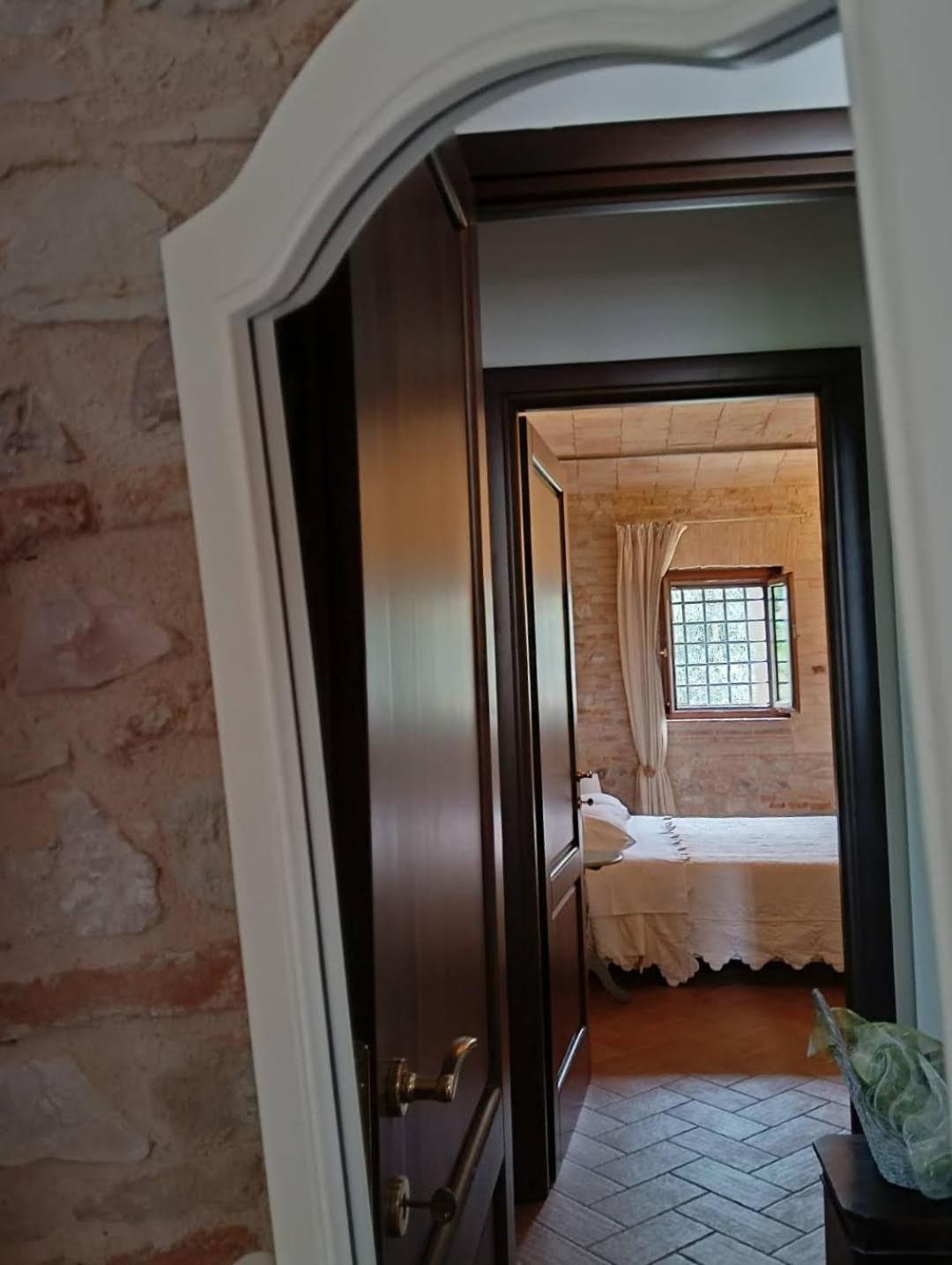 Podere Le Volte Degli Angeli 斯佩洛 外观 照片