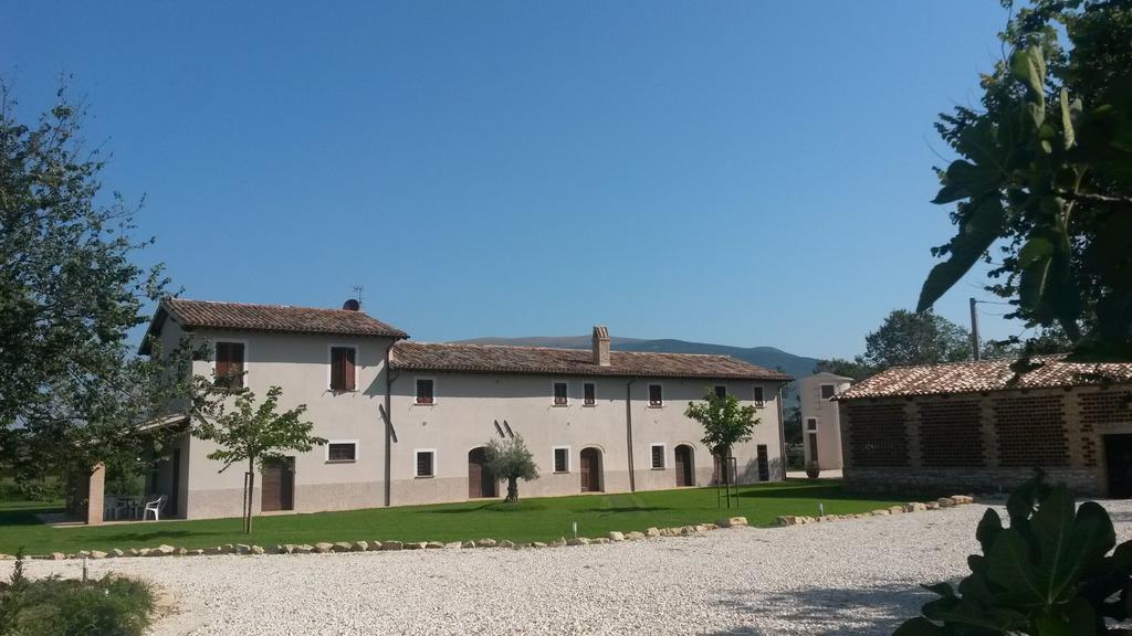Podere Le Volte Degli Angeli 斯佩洛 外观 照片