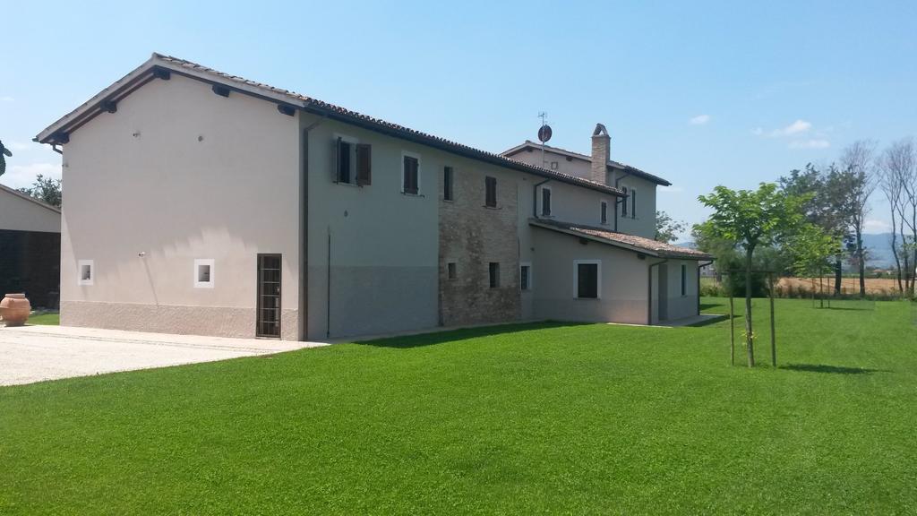 Podere Le Volte Degli Angeli 斯佩洛 外观 照片