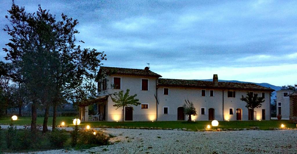 Podere Le Volte Degli Angeli 斯佩洛 外观 照片