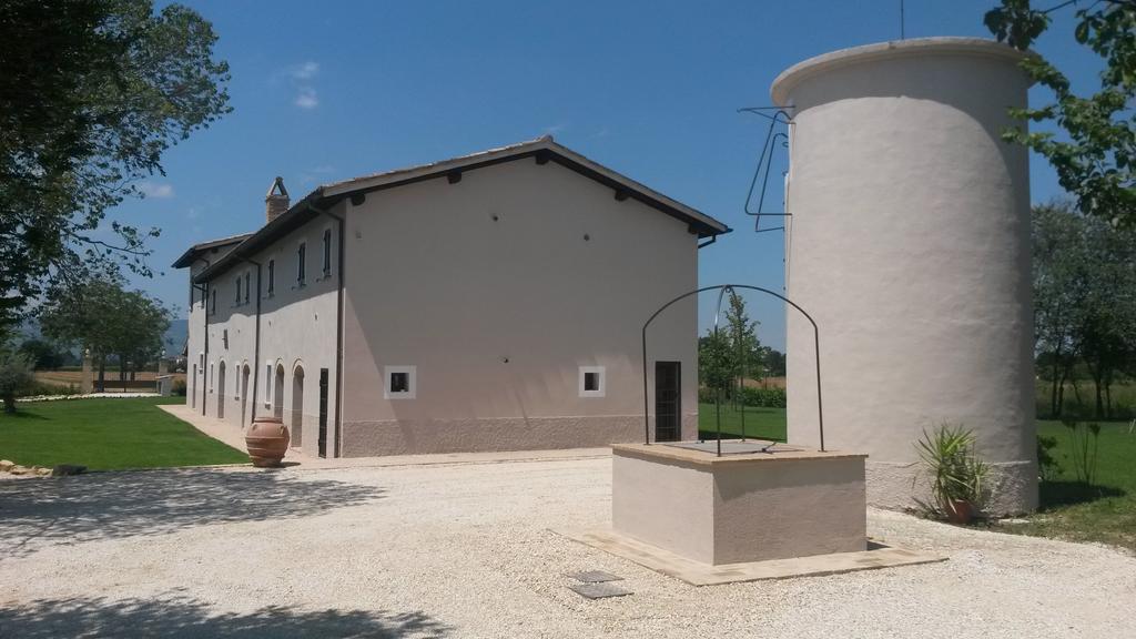 Podere Le Volte Degli Angeli 斯佩洛 外观 照片