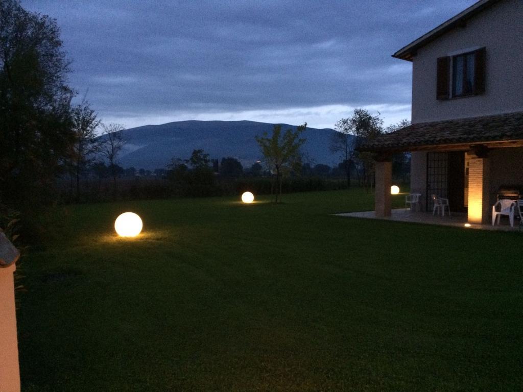 Podere Le Volte Degli Angeli 斯佩洛 外观 照片