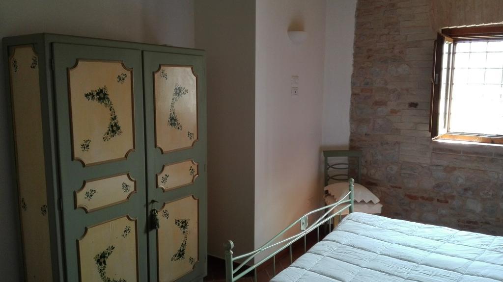Podere Le Volte Degli Angeli 斯佩洛 外观 照片
