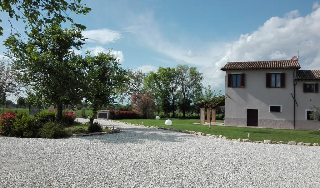 Podere Le Volte Degli Angeli 斯佩洛 外观 照片